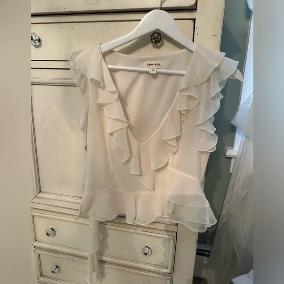 SLEEVELESS RUFFLE TOP - Picture 2 of 7